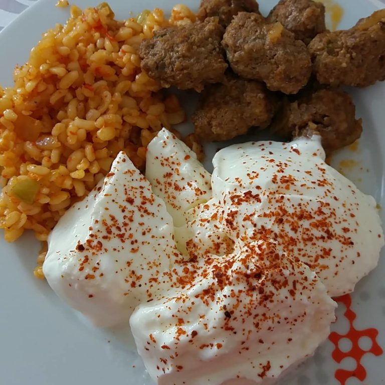 Öğlen/akşam
Evimde israfa yer yok ?
Dünden kalan bulgur pilavimiz bugünede yetti… Öğlen/akşam
Evimde israfa yer yok ?
Dünden kalan bulgur pilavimiz bugünede yetti…