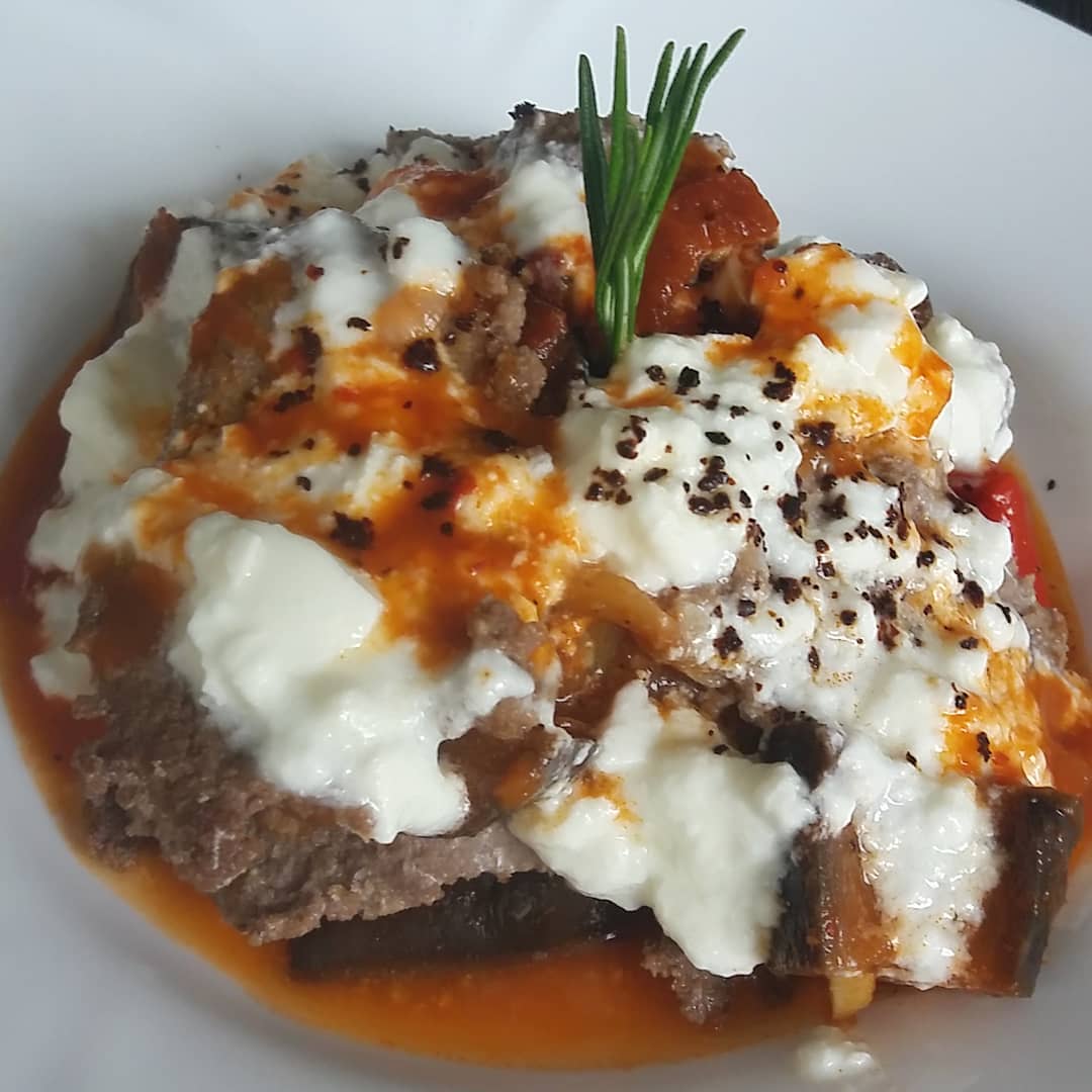 Kapanış?
Dünden artan ev yapimi kiymadan döner ve öglen artan türlümü güzellesti…