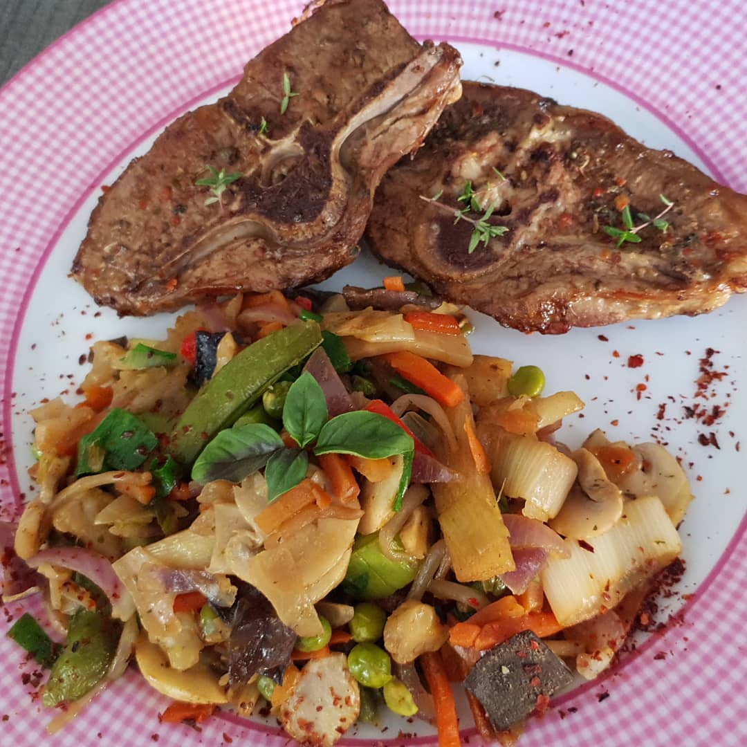 Kapaniş
Firinda et,sebze sote….