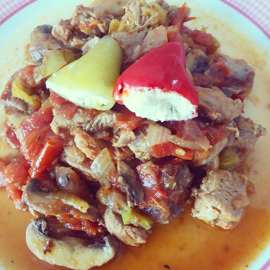 Mantarli,kori’li hindi sote
Kusbasi dogadim hindi etini
Tavaya zeytinyagi,kuruso…