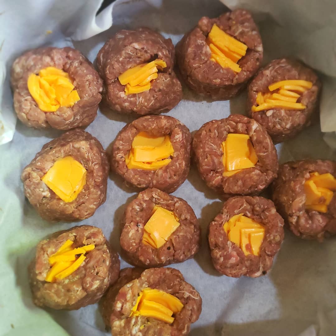 Preparando um vulcão de cheddar, para o almoço lowcarb #lowcarbbrasil #dukan #du…