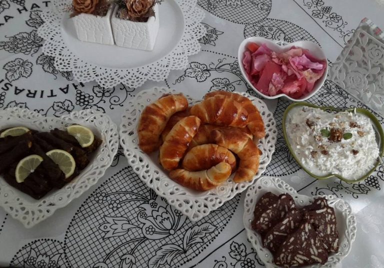 Bugünki misafirlerime hazirladigim menüm idi, seneye yeni paylasimlarda görusmek… Bugünki misafirlerime hazirladigim menüm idi, seneye yeni paylasimlarda görusmek…