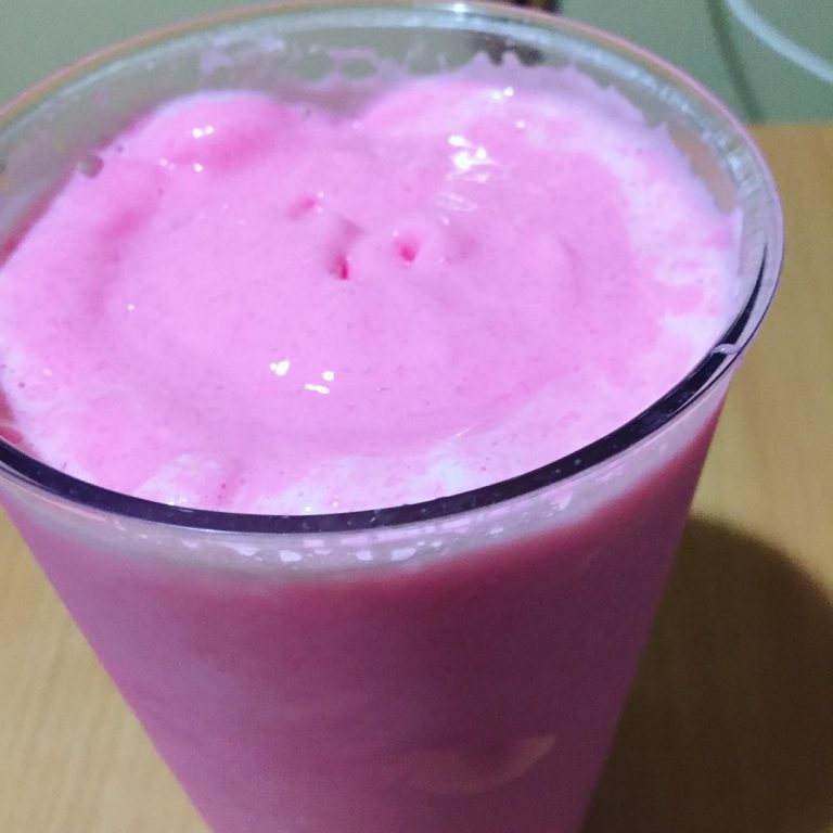 Полкило вкусного клубничного мороженого перед сном без вреда для фигуры? Да пожа… Полкило вкусного клубничного мороженого перед сном без вреда для фигуры? Да пожа…