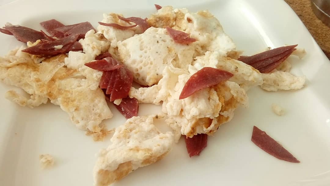 Tag 1: #frühstück Eiweiß mit 3 Scheiben Rindersalami #breakfast #dukandeutschlan…