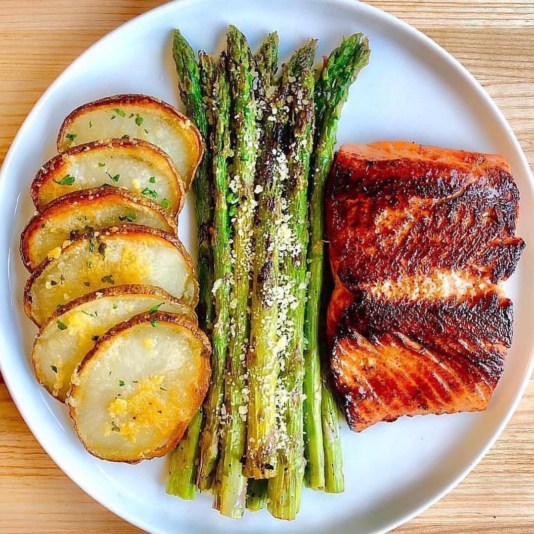 Crispy Honey Garlic Chipotle Salmon
.
Save this recipe for later to make
Tag… Crispy Honey Garlic Chipotle Salmon
.
Save this recipe for later to make
Tag…