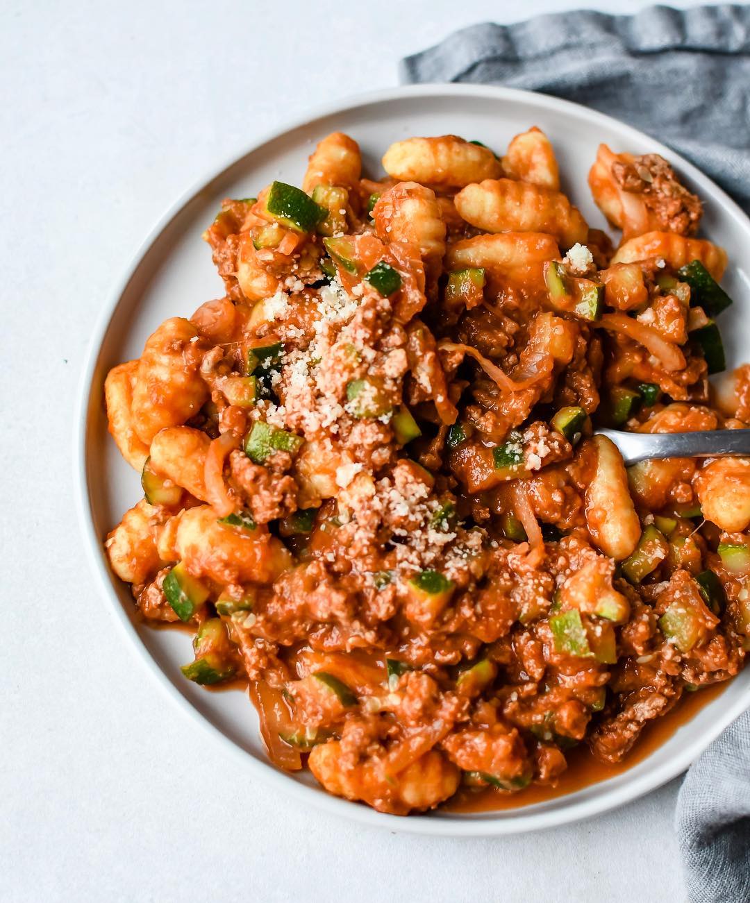 Gnocchis, tomate, courgette et bœufRepas rapide pour ce midi, du simple et d…