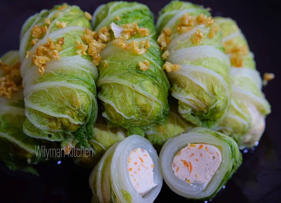 Selamat pagi igers..masak dulu bekal sehat hari ini.
SAWI PUTIH ISI SIOMAY.
Baha…