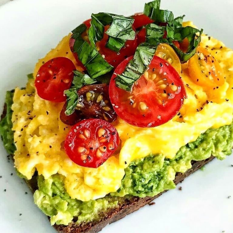 toast with creamy kale cashew  soft  cherry  fresh basil, and black pepper  ️Fo… toast with creamy kale cashew  soft  cherry  fresh basil, and black pepper  ️Fo…
