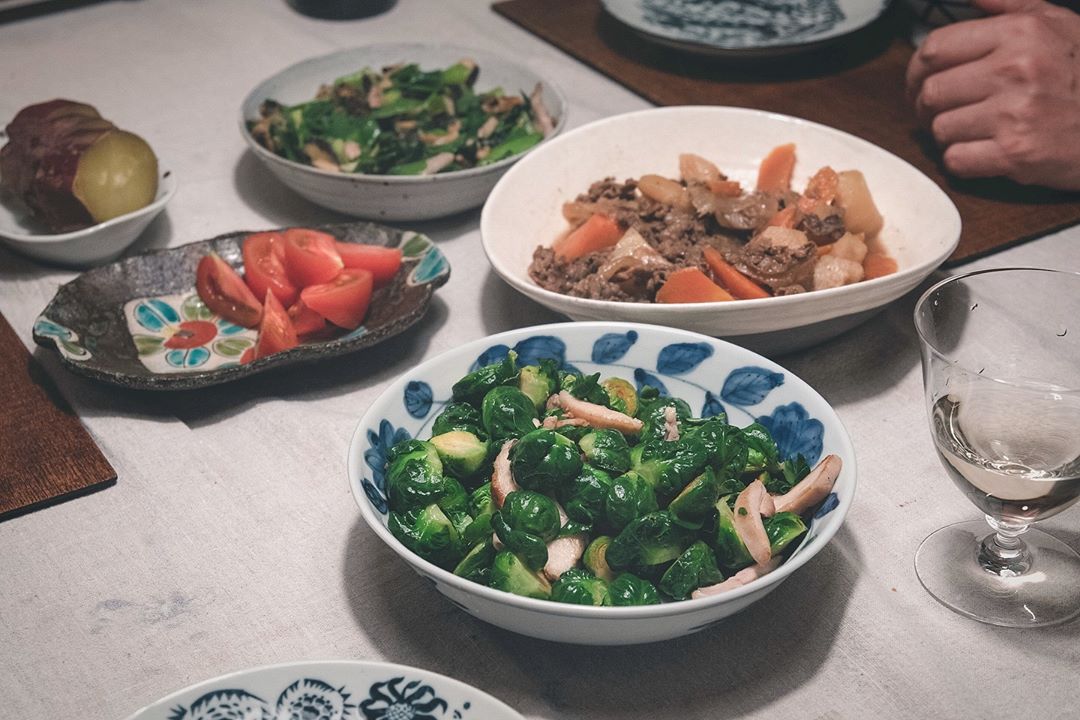2019.2.24
【 今日晚餐菜單 】
⎔ 馬鈴薯燉肉
⎔ 雞腿肉炒袍子甘藍
⎔ 乾香菇櫻花蝦炒日式大蔥
⎔ 番茄、烤地瓜兒子最近愛上附近賣場賣的超好吃烤…