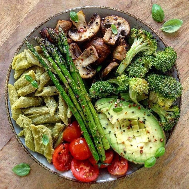 peas pasta + green pesto, roasted vegetables
