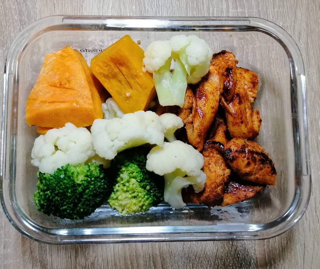 “หม่าล่าสันในไก่” – หมักสันในไก่ในซอสหม่าล่าค้าง​1​คืน​
-ย่างในกระทะเทฟลอน
-ต้มบ…