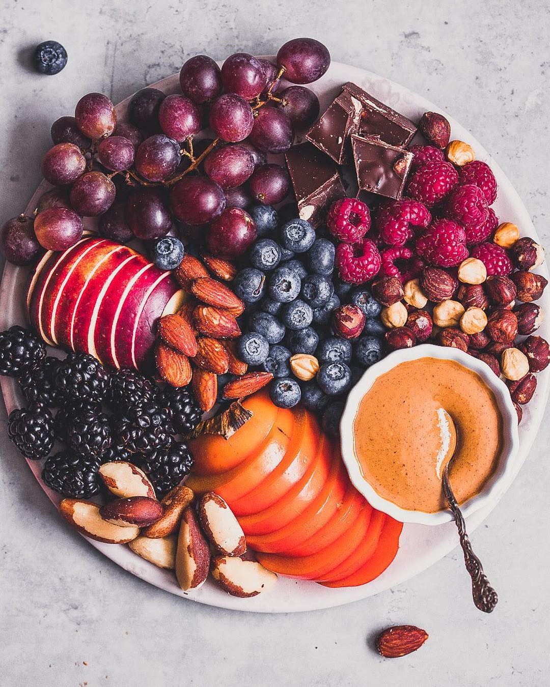 Another Friday, another snack platter!Fruits, berries, chocolate, crunchy nuts a…