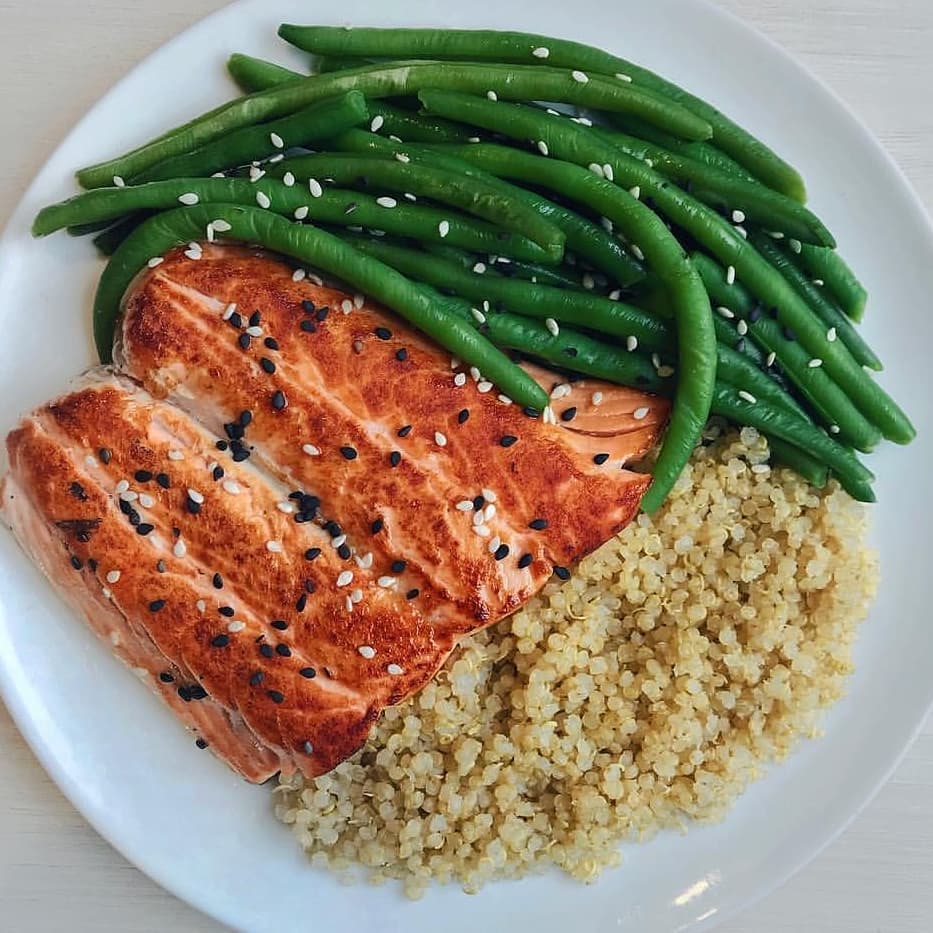 Grilled Salmon, Quinoa & Green Beans  Quick dinner from a few weeks back made in…