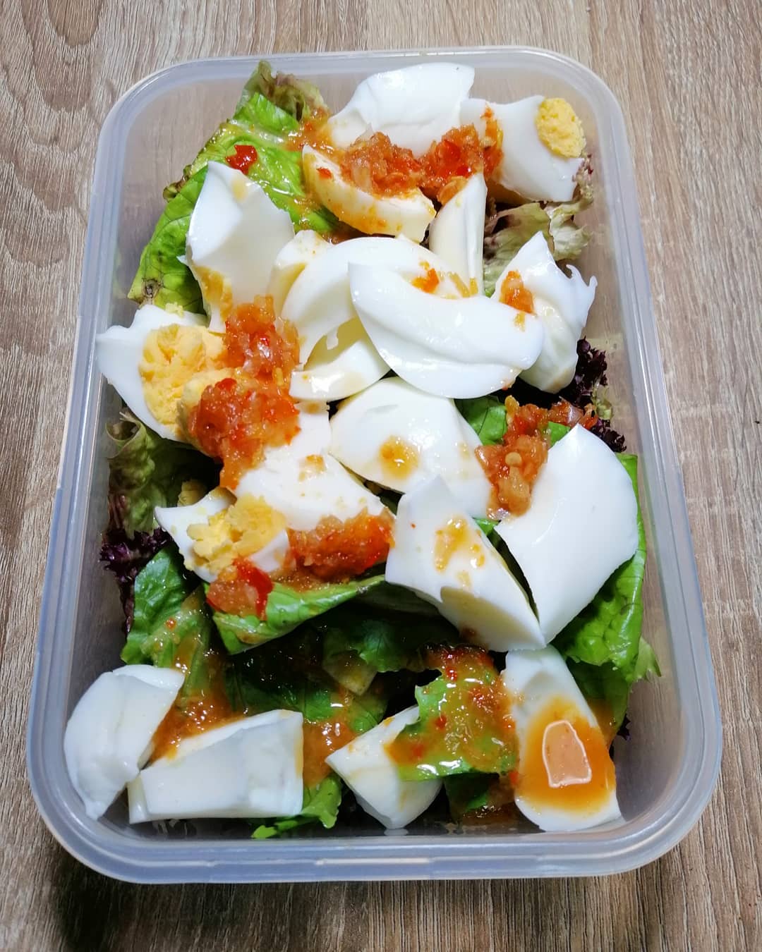 สลัดไข่ต้ม
วันนี้ภารกิจเยอะมาก​ เลยจัดเมนูง่าย
– หั่นผักสลัด​ ครอส เป็นชิ้นพอดีค…