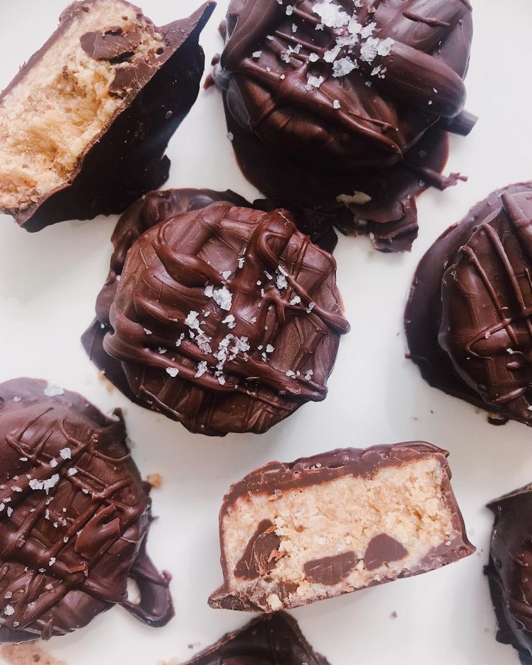 other people: problem solve
me: *covers entire life in chocolate*
.
Presenting … other people: problem solve
me: *covers entire life in chocolate*
.
Presenting …