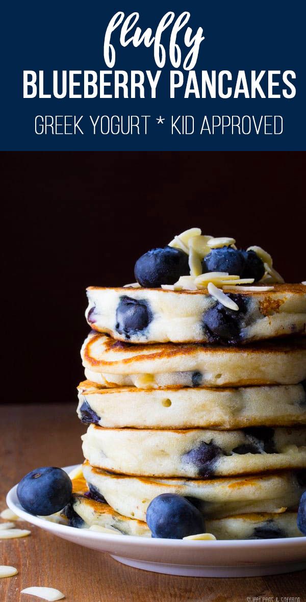 Extra Fluffy Almond Blueberry Pancakes- greek yogurt makes these pancakes so thick and fluffy Extra Fluffy Almond Blueberry Pancakes- greek yogurt makes these pancakes so thick and fluffy