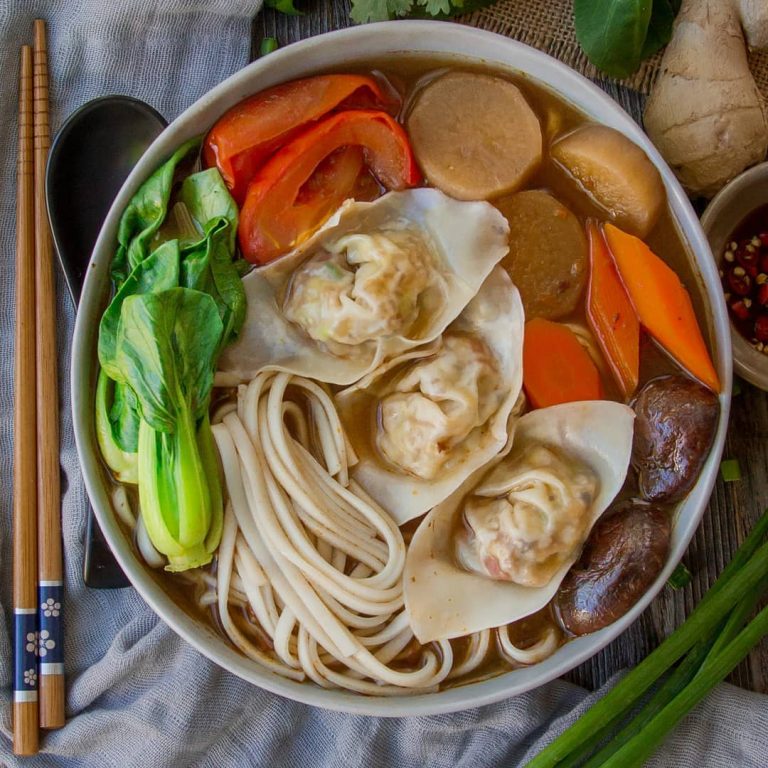 Braised veggies noodle soup with dumpling – ‘红烧面’Happy Monday, friends?. Ho… Braised veggies noodle soup with dumpling – ‘红烧面’Happy Monday, friends?. Ho…