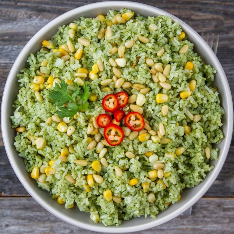 Spinach fried rice with pine nuts, anyone?Happy Hump day, friends?. Sharing … Spinach fried rice with pine nuts, anyone?Happy Hump day, friends?. Sharing …