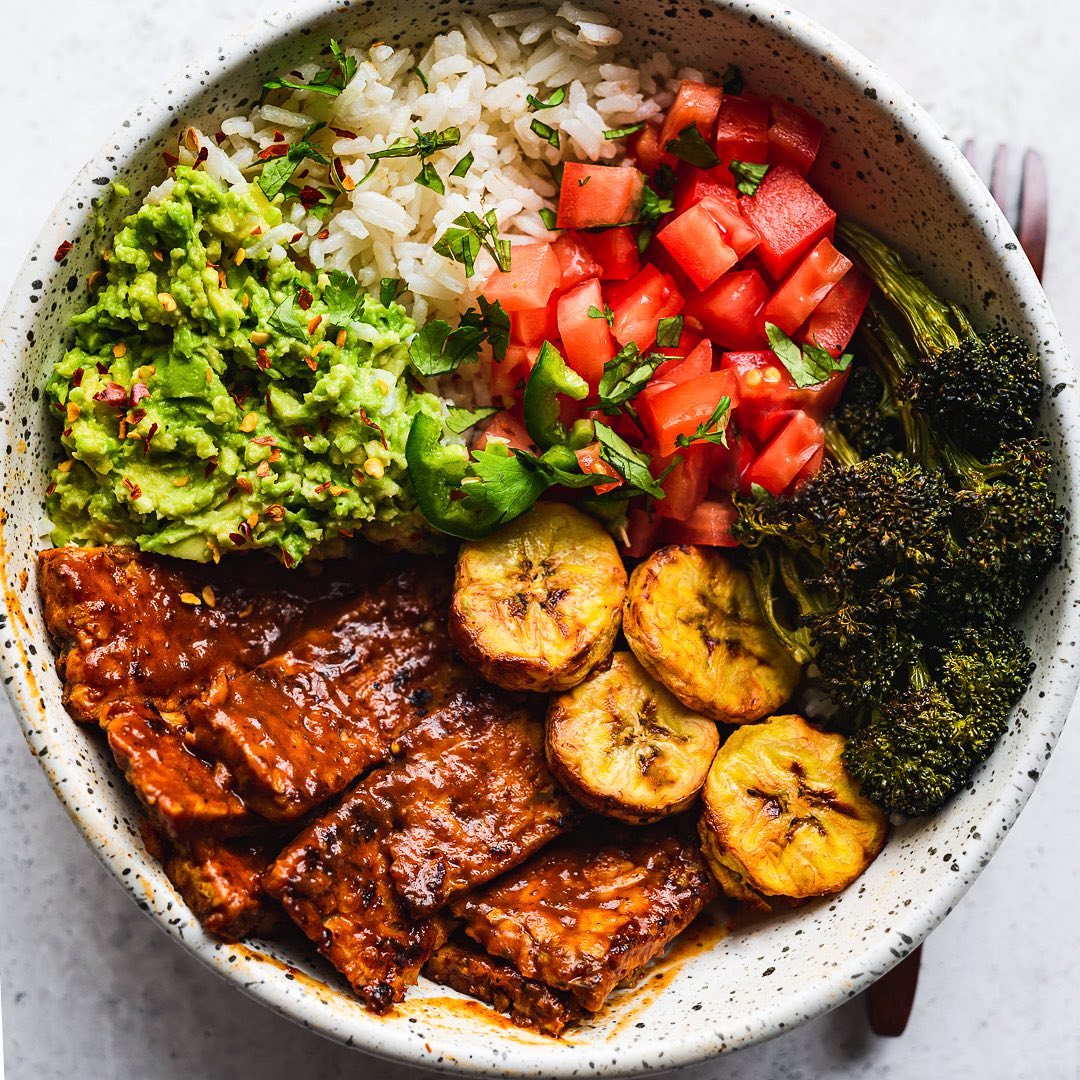 BBQ tempeh, chunky guacamole, roasted broccoli, air fryer plantains and some hom…