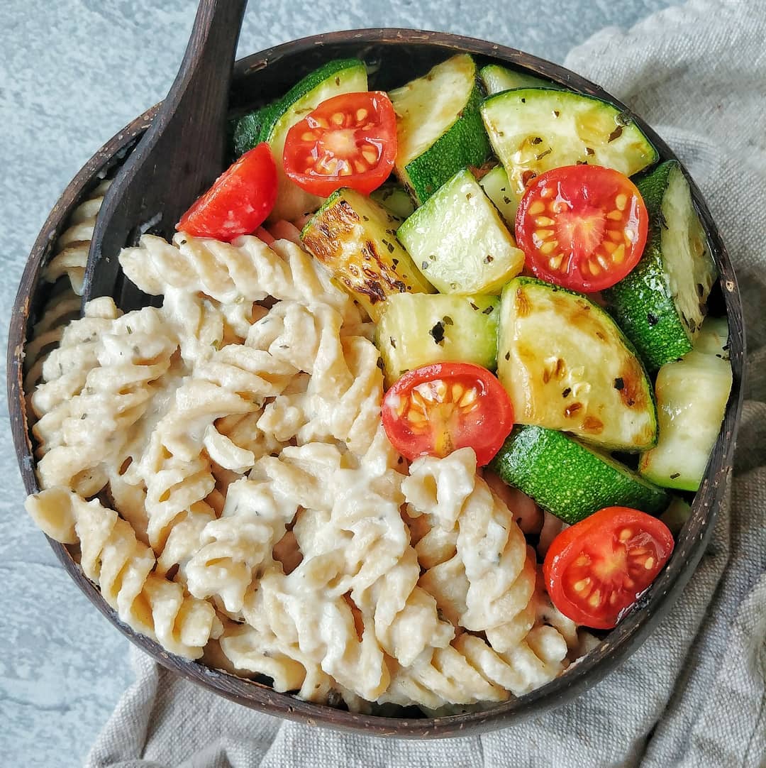 Pasta w/ Cauliflower Cream “Cheese” Sauce and Zucchini! .This creamy pasta was…