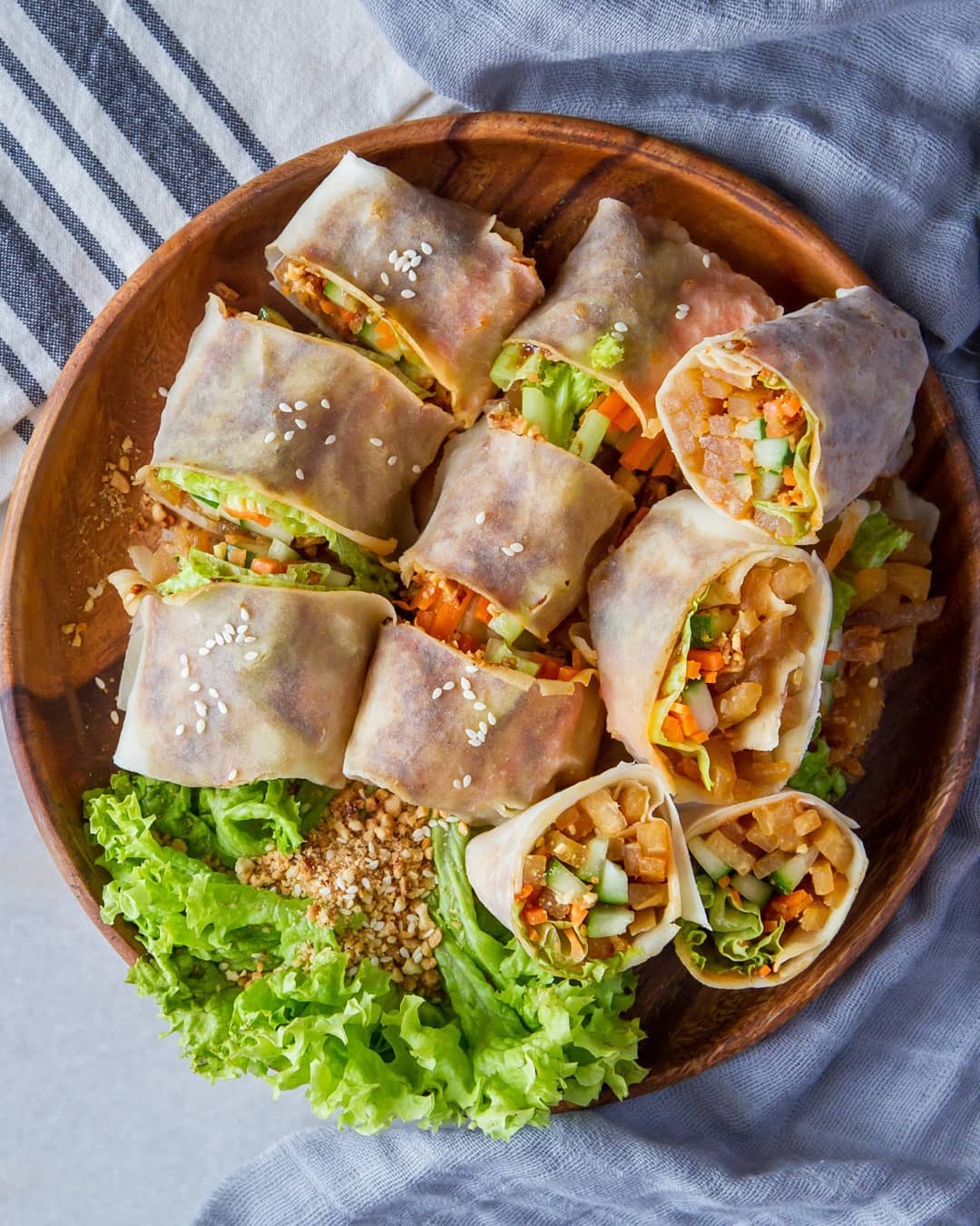 Popiah – savory braised jicama crepes⁣
⁣
Happy Saturday, friends. I am sharing m…