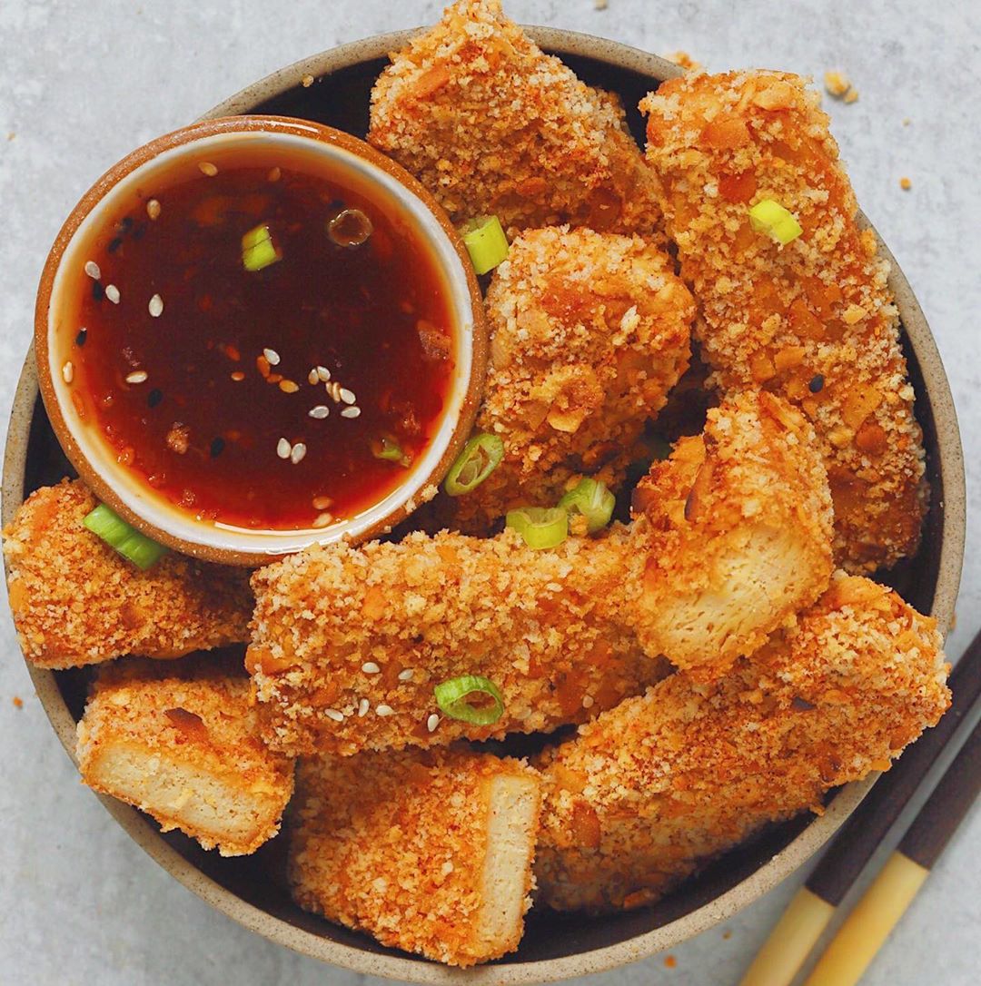 Crispy Coconut Tofu Tenders ???marinated in a sweet chili sauce. Where my coconu… Crispy Coconut Tofu Tenders ???marinated in a sweet chili sauce. Where my coconu…