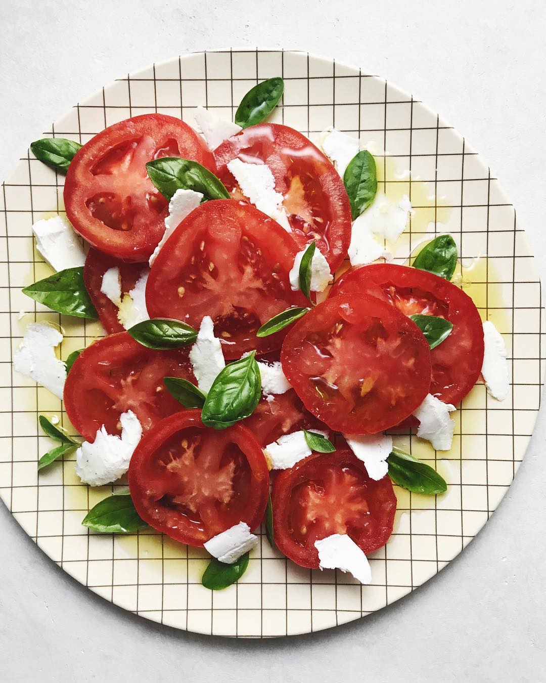 When it’s a million degrees out, don’t turn on the stove.  Make this super easy …