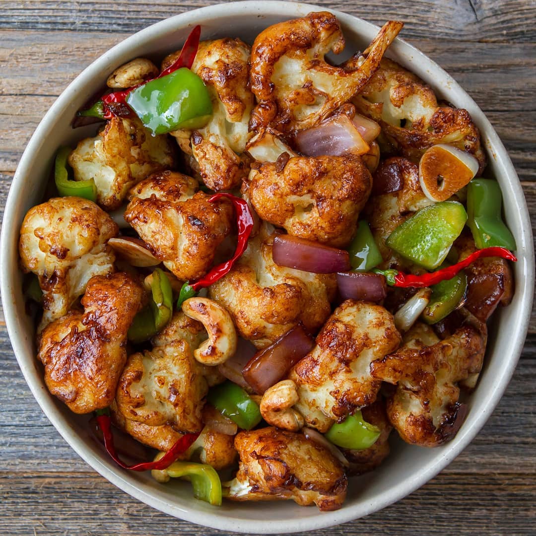 Kung Pao ‘宫保’ cauliflower⁣⁣Happy Monday, hope everyone had a great weekend?. I…