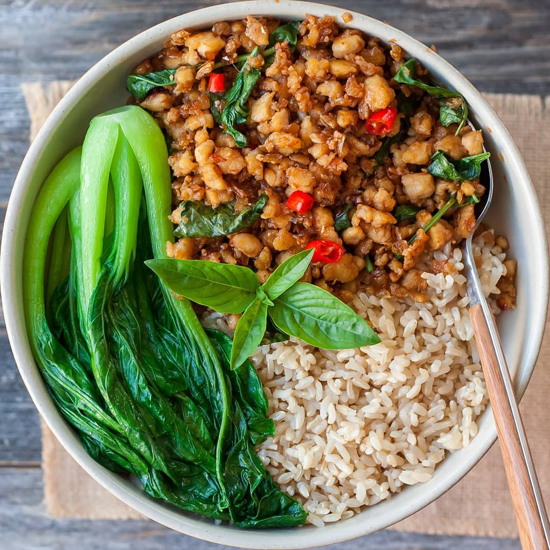 Spicy Thai basil tofu bowl, anyone?
Happy Saturday, friends?. Hope you have s… Spicy Thai basil tofu bowl, anyone?
Happy Saturday, friends?. Hope you have s…