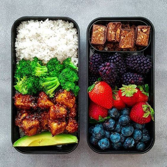 Vegane Tofu Broccoli Reisschale mit Beeren | Die grüne Beute #vegan #bento – #B…