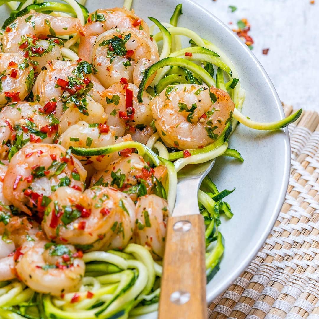 Chili Garlic Shrimp Zoodles
#HappyWeekend
MAKE THIS today!
{Slurpy zucchini no…