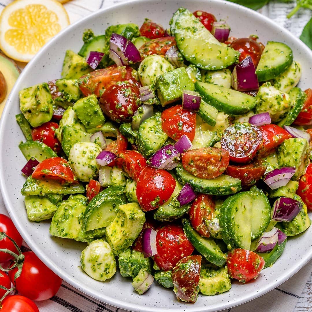 {NEW} Italian Style Tomato + Avocado Chopped Salad
#HappyWeekend #Crushers
Swi…