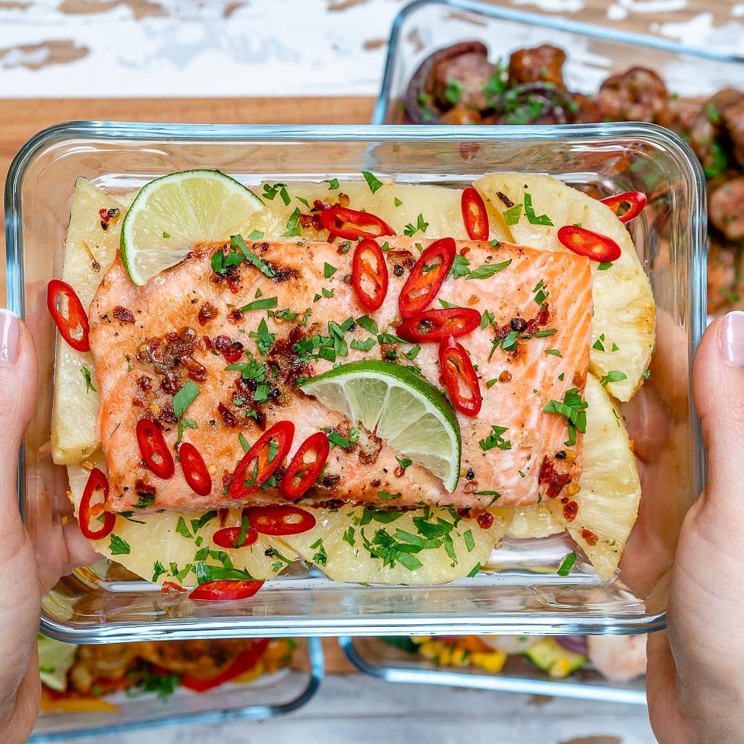 {NEW} Chili Lime Salmon + Pineapple Packets  .
.
.
makes 1 serving each .
.
.
In…