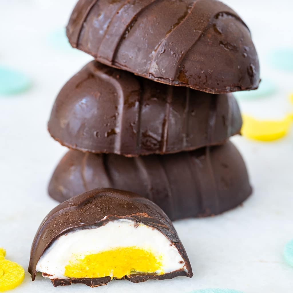 Chocolate Yogurt-filled Easter Eggs
.
makes about 12-14 eggs
.
Ingredients:
*…