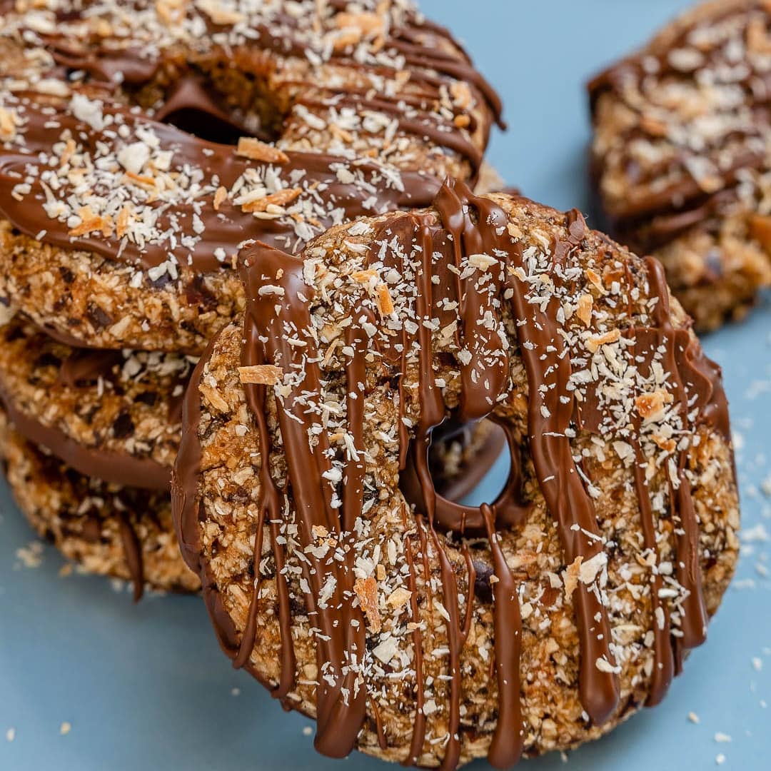 {NEW} Copycat Girl Scout Samoas
{ Do we have any coconut/chocolate LOVERS in th…