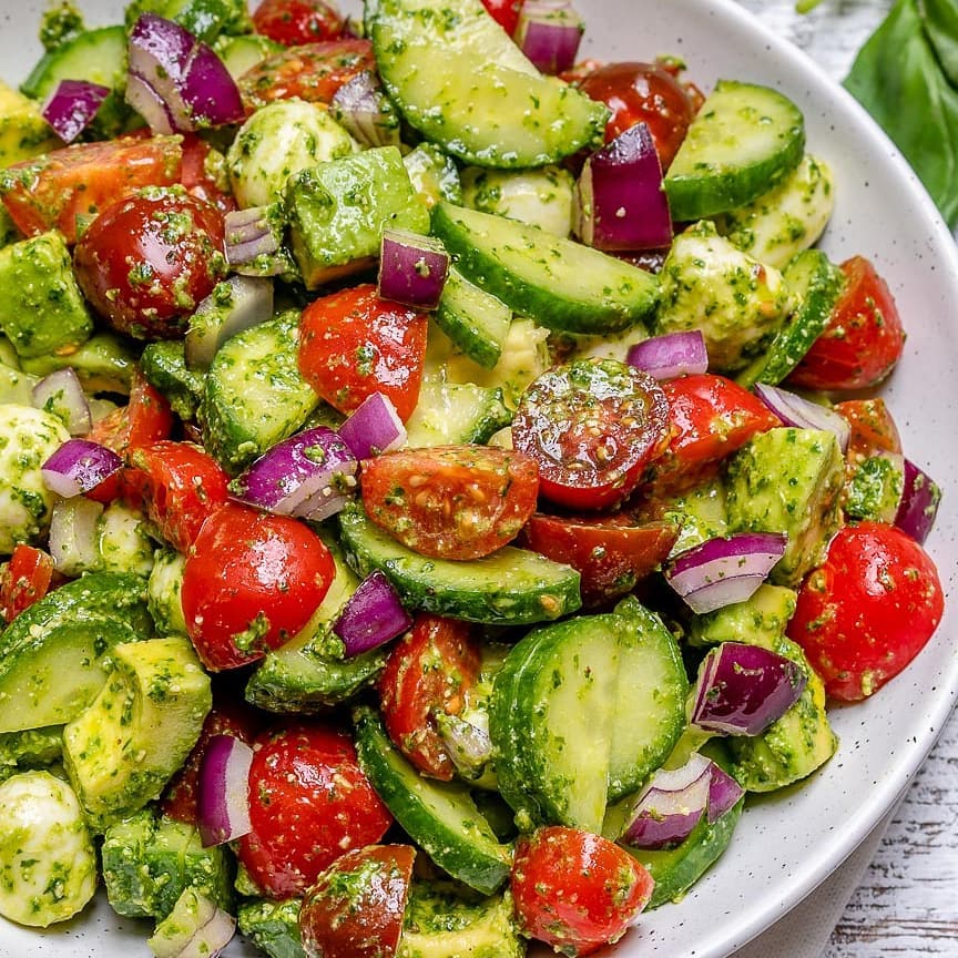 Italian Style Tomato + Avocado Chopped Salad
#HappyWeekend #Crushers
Swipe for…