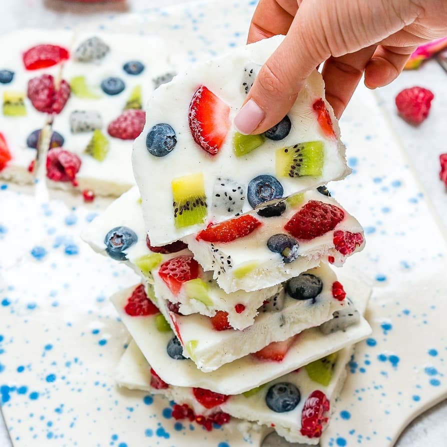 Fro-YO Fruit Bark
{If you allow the kids to make yogurt bark with you this afte…
