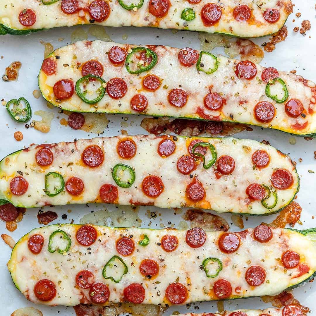 {NEW} Spicy Zucchini Pizza Boats  .
.
.
It’s about THAT time of year when zucchi…