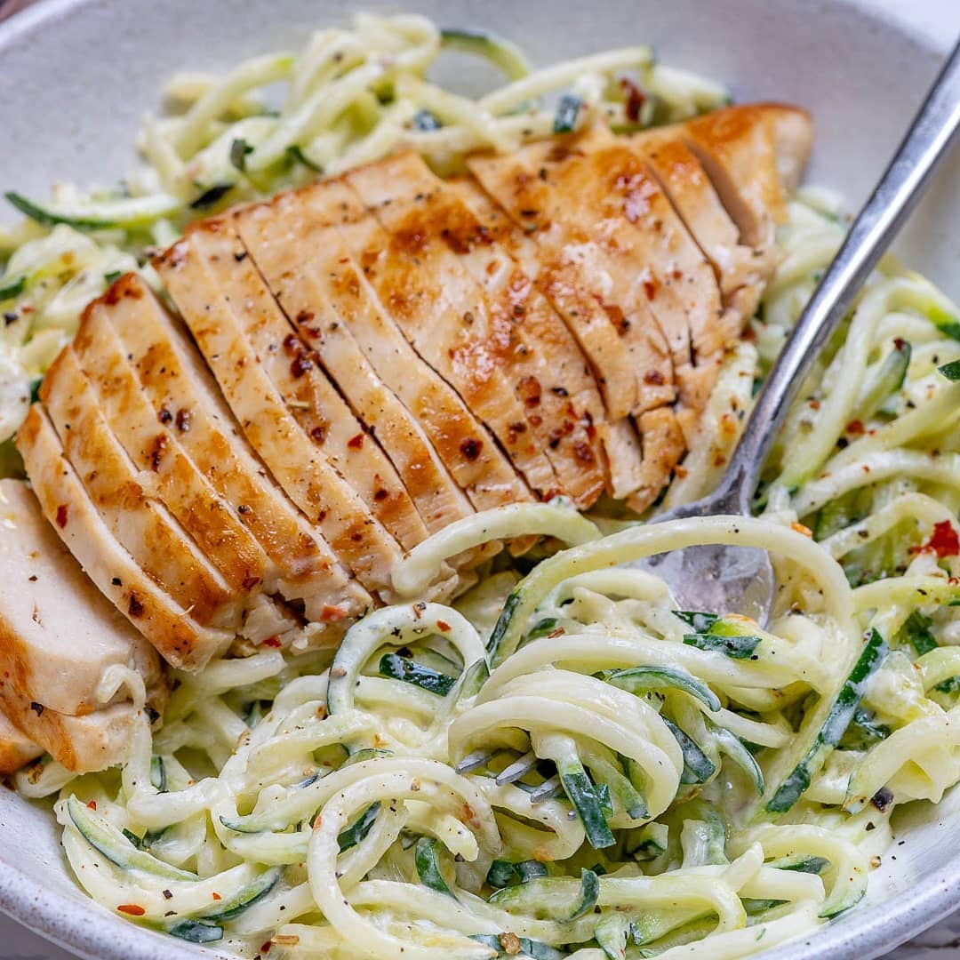 Easy Alfredo Chicken with Zoodles
{ SO fast + SIMPLE, this makes for a perfect …