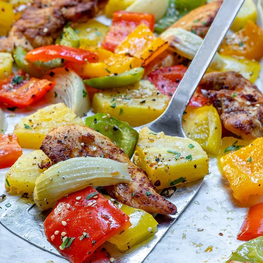 Sheet Pan Hawaiian Pineapple Chicken
SCROLL through the pictures
{ CraZy delicio…