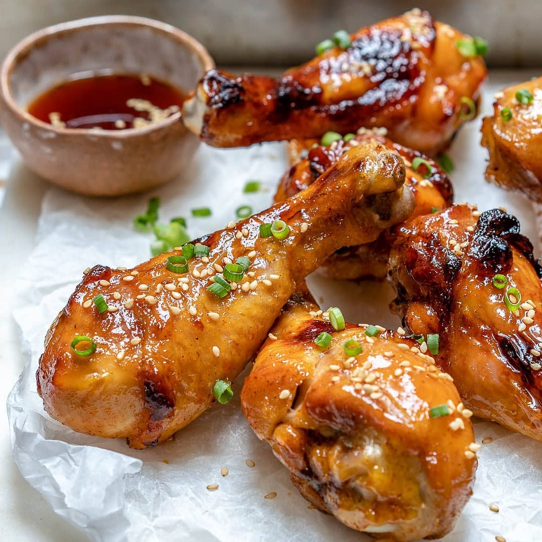 {NEW} Sticky Glazed Chicken Drumsticks  SCROLL through the pictures
.
Lick your…