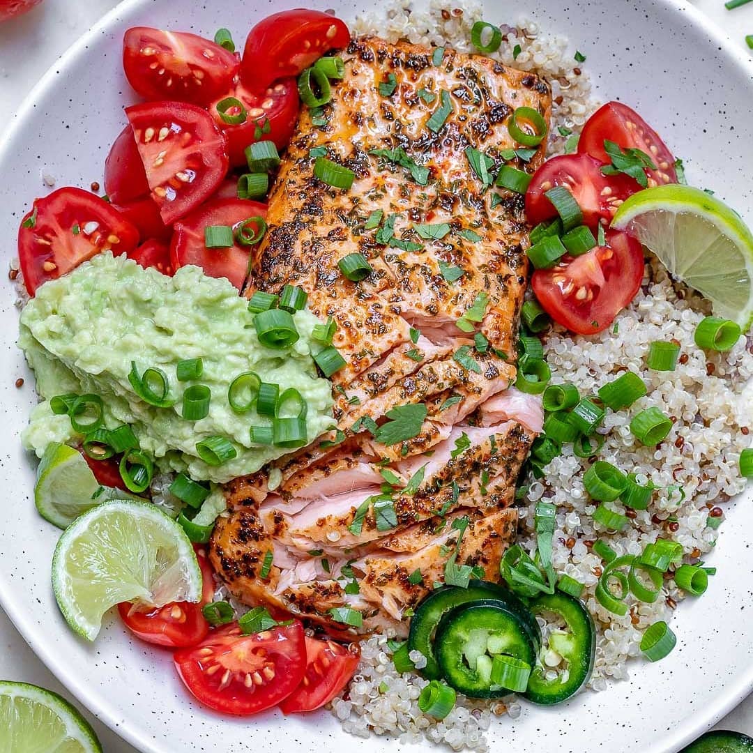 {NEW} Garlic Herb Salmon Bowls  If you’re a Salmon Lover, then you gotta try thi…