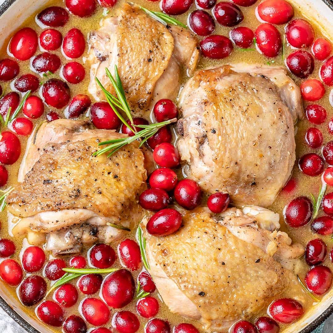 {NEW} Sweet Rosemary Chicken Thighs with Fresh Orange Cranberry Sauce
#SundayDi…