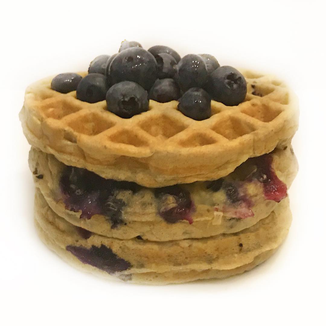 I’ve been dying to try one of @zincnutrition ‘s waffle recipes and I finally mad…