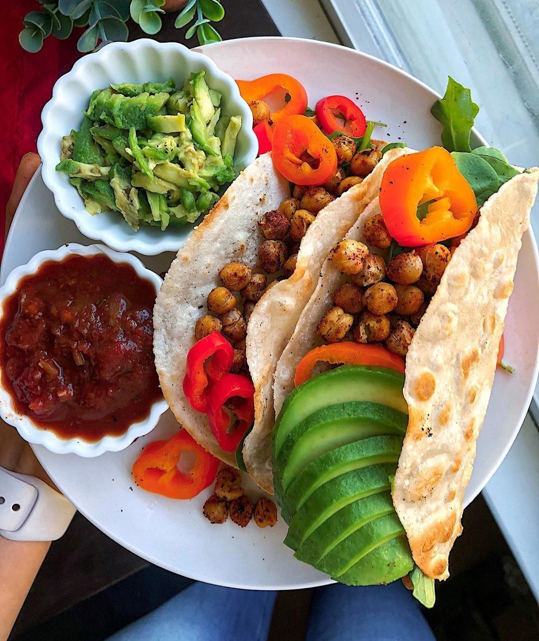 15 minute meatless Monday dinner over here. Chickpea tacos  with avocado + salsa on the side